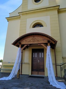 svadby-saxana-vyzdoba-kostola-06
